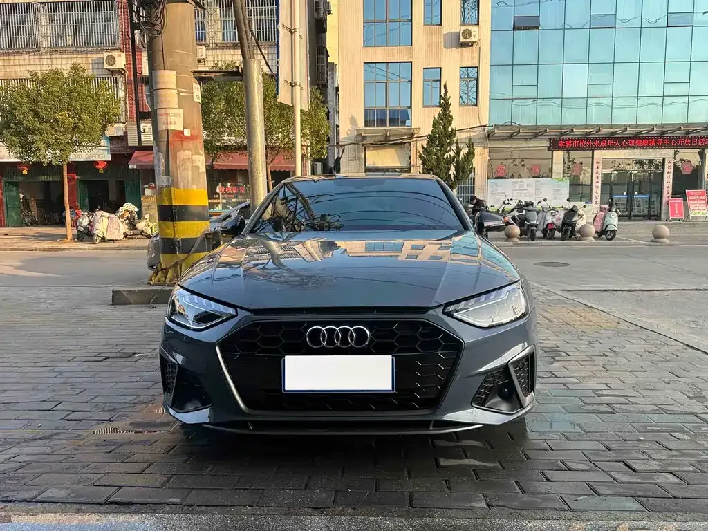 Audi A4L 2022 из CN, фото 4
