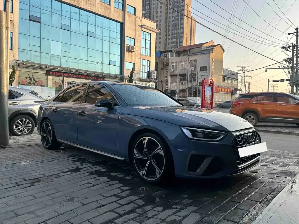 Audi A4L 2022 из CN, фото 3