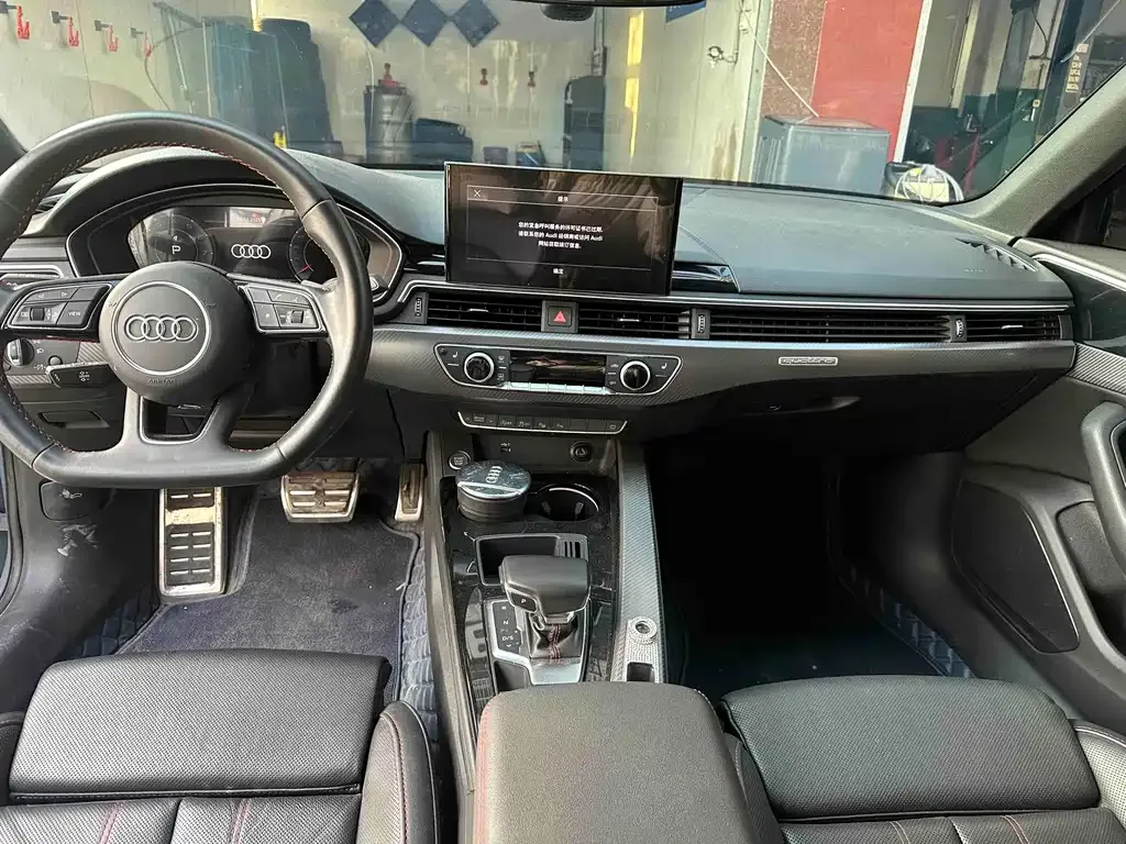 Audi A4L 2022 из CN, фото 6