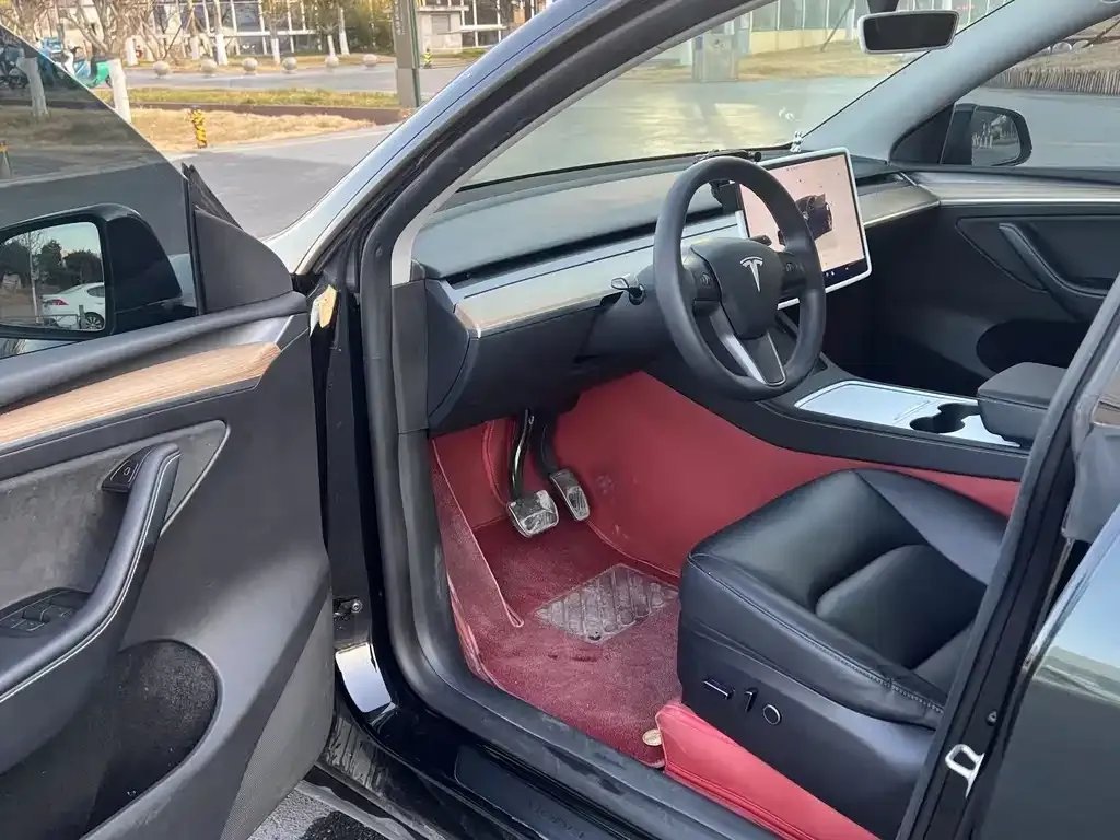 Tesla Model Y 2023 из CN, фото 3