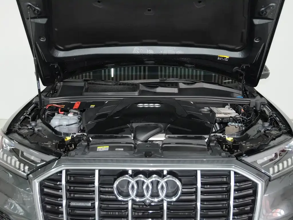 Audi Q7 2021 из CN, фото 3
