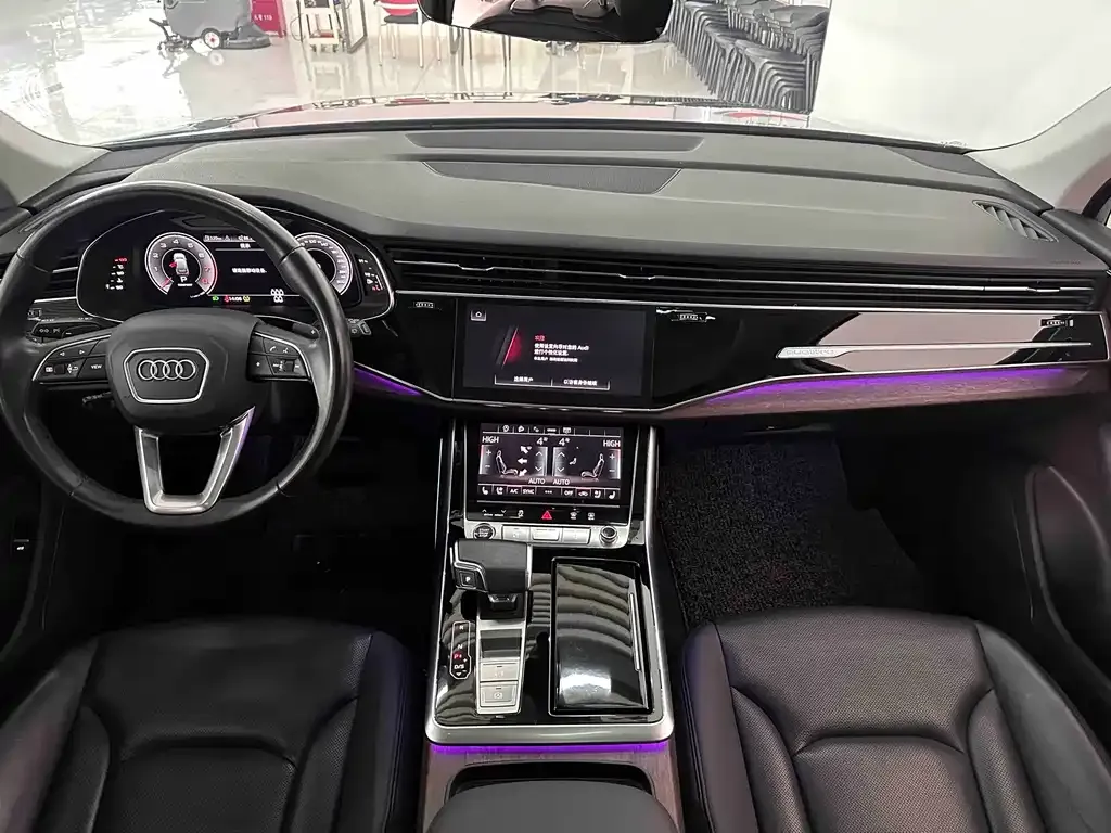 Audi Q7 2021 из CN, фото 5