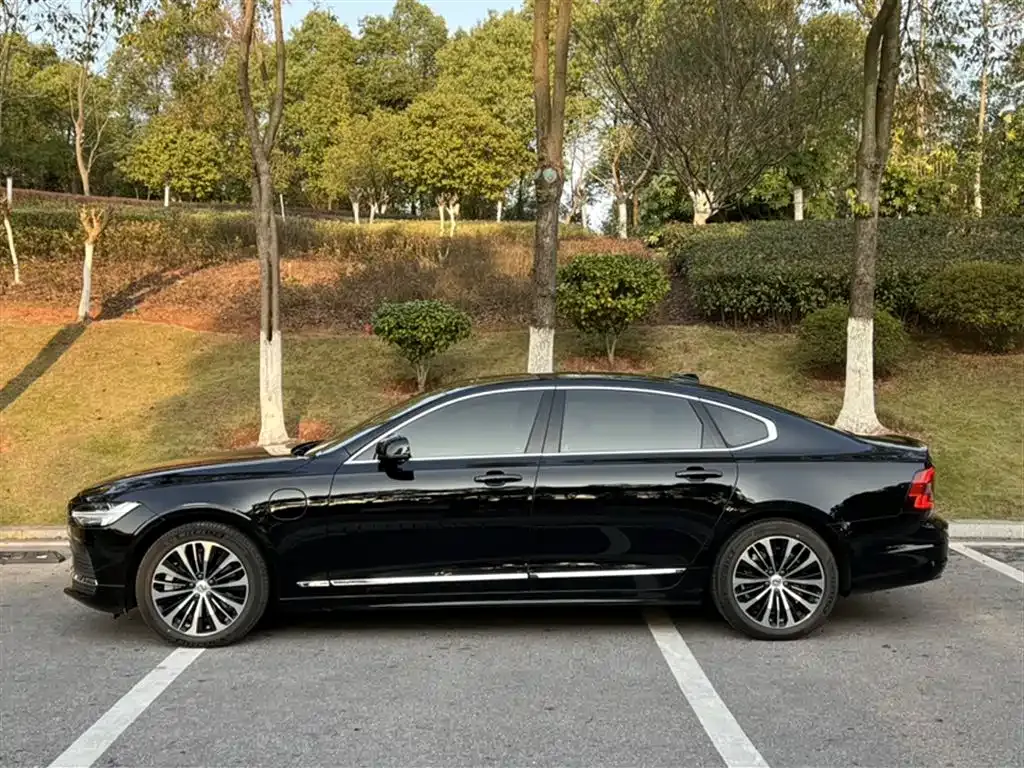 Volvo S90 PHEV 2025 из CN, фото 5