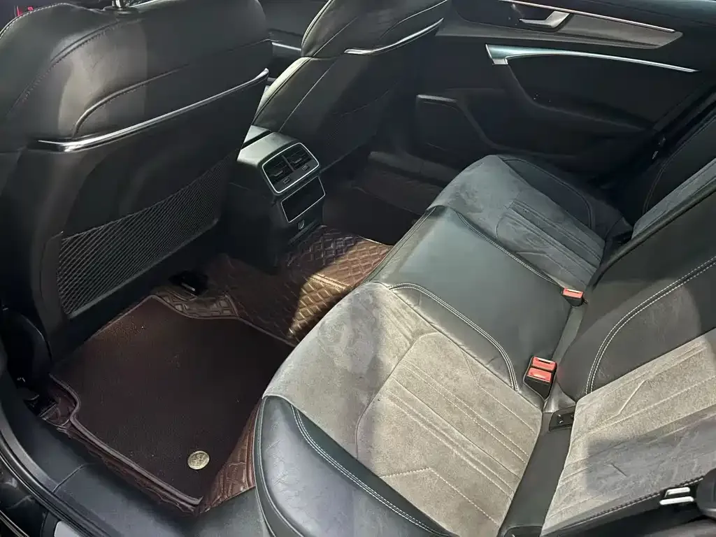 Audi A6L 2021 из CN, фото 5