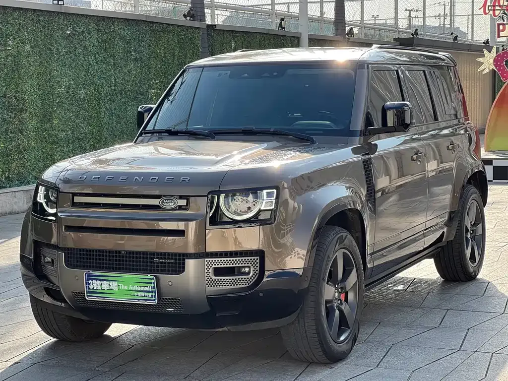 Land Rover Defender — фото 1