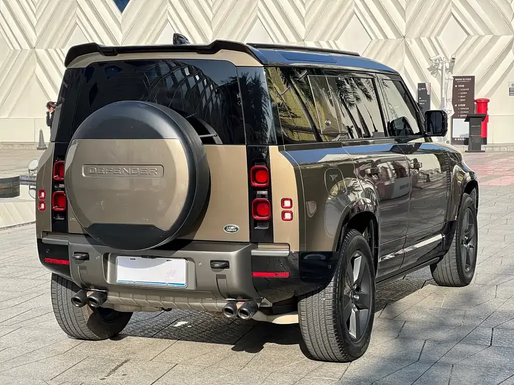 Land Rover Defender — фото 10