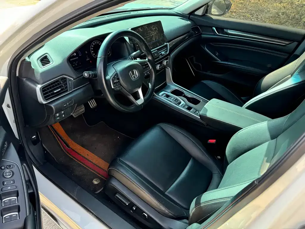 Honda Accord — фото 8