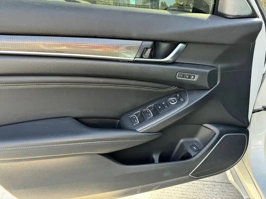 Honda Accord — фото 4