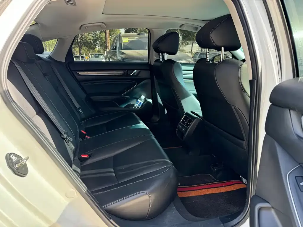 Honda Accord — фото 3