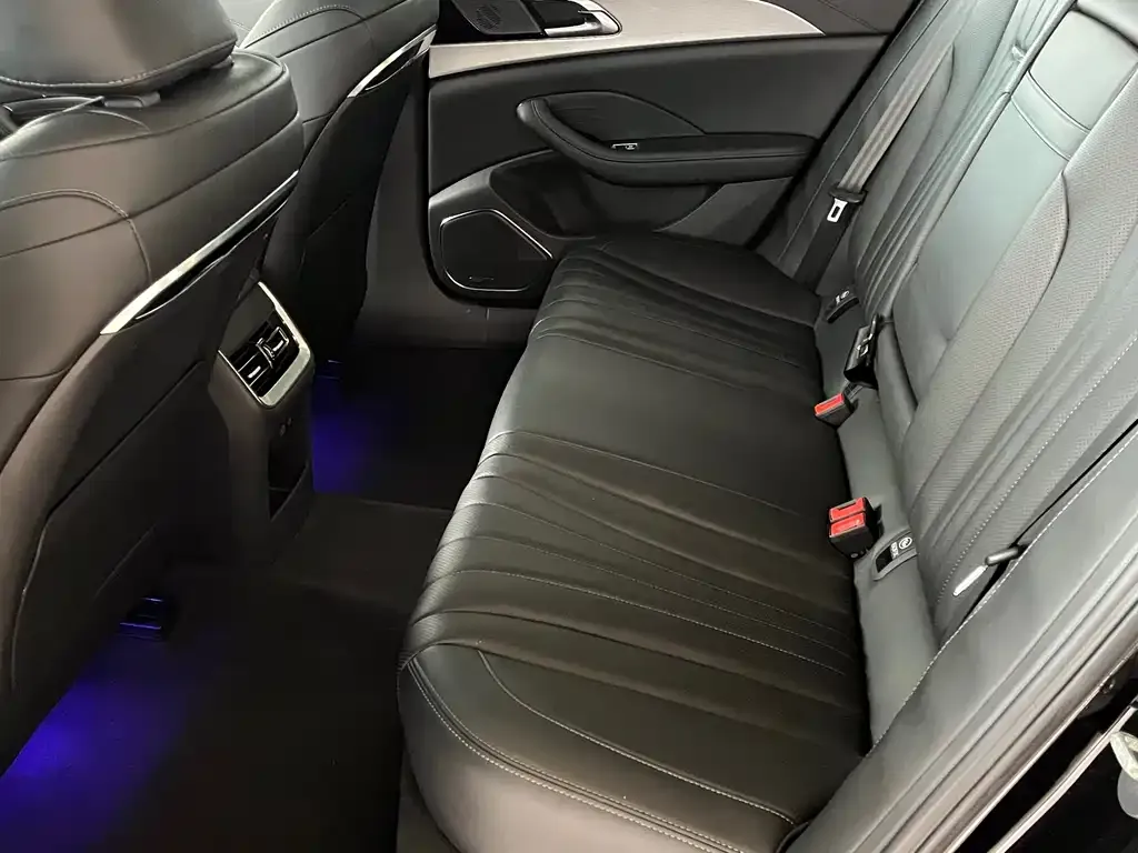 Hongqi H5 2023 из CN, фото 2