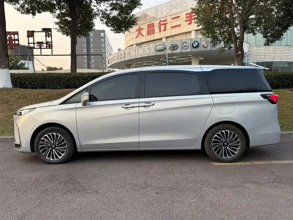 Buick GL8 Hybrid 2025 из CN, фото 9