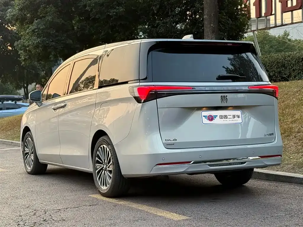 Buick GL8 Hybrid 2025 из CN, фото 2