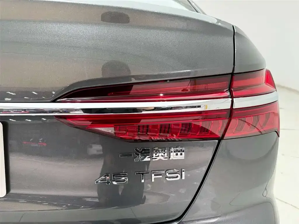 Audi A6L 2024 из CN, фото 10