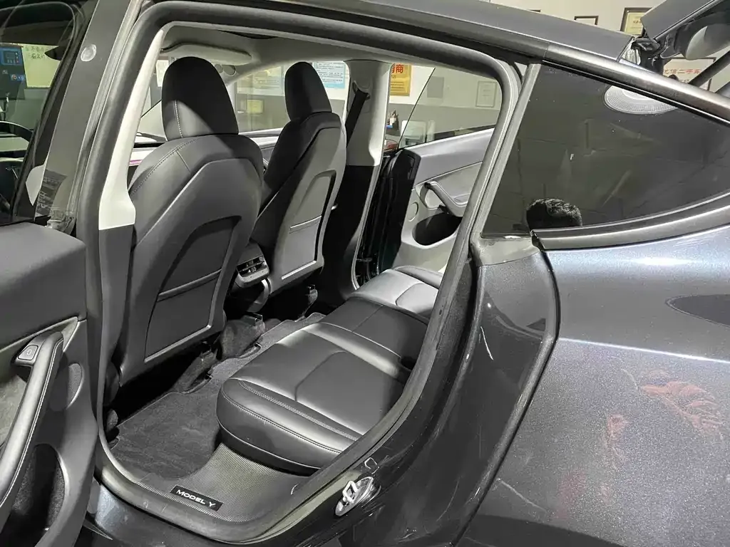 Tesla Model Y 2024 из CN, фото 7