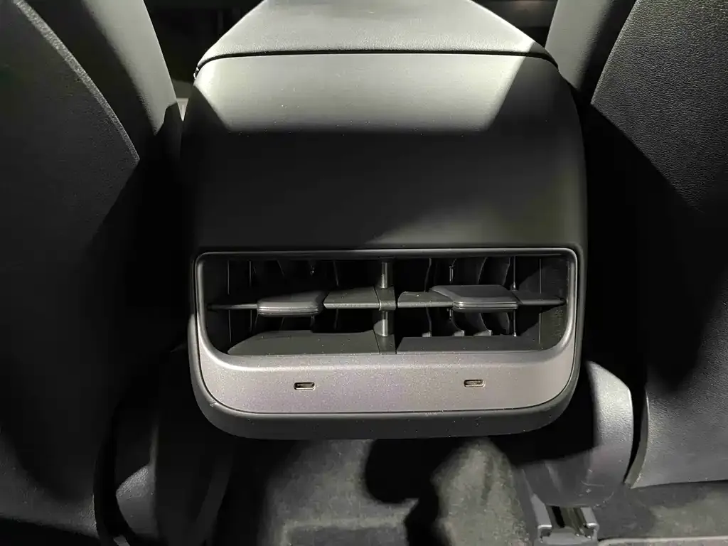 Tesla Model Y 2024 из CN, фото 9