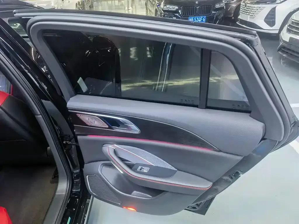 Hongqi H6 2025 из CN, фото 6