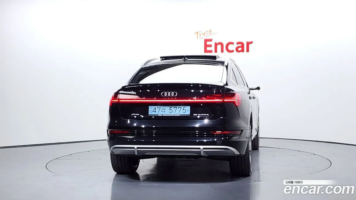 Audi e-tron 2022 из KR, фото 4