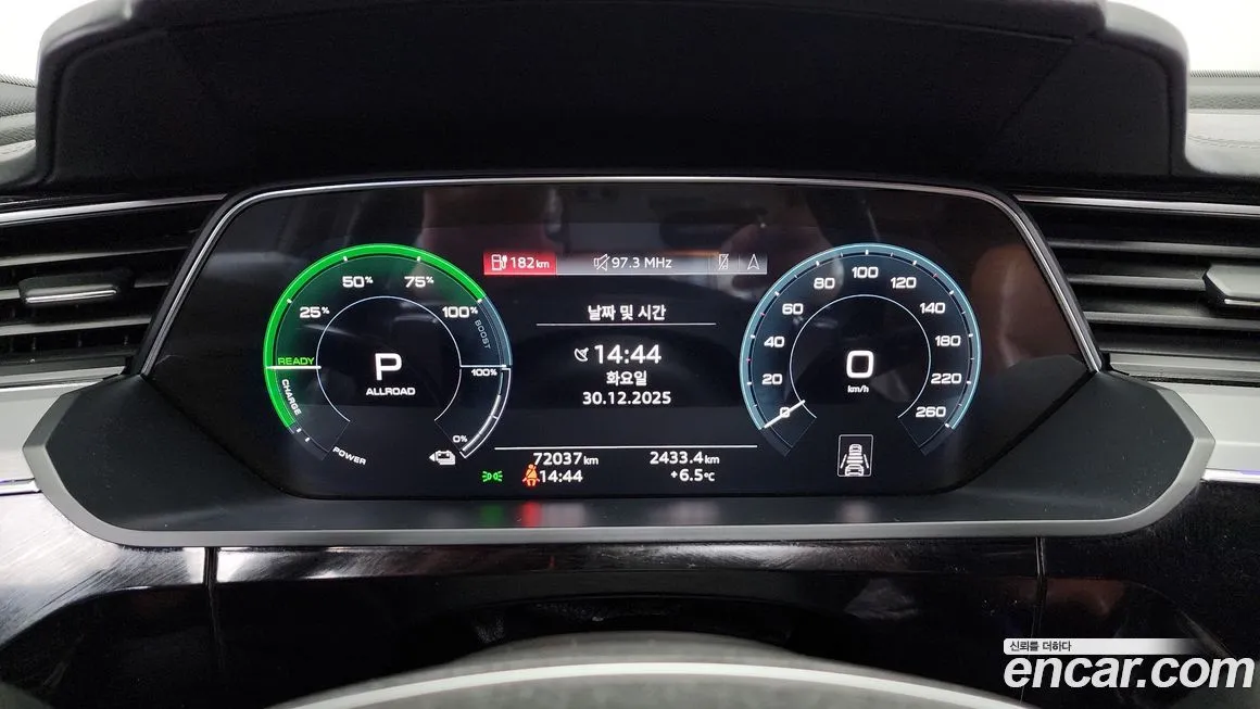 Audi e-tron 2022 из KR, фото 8