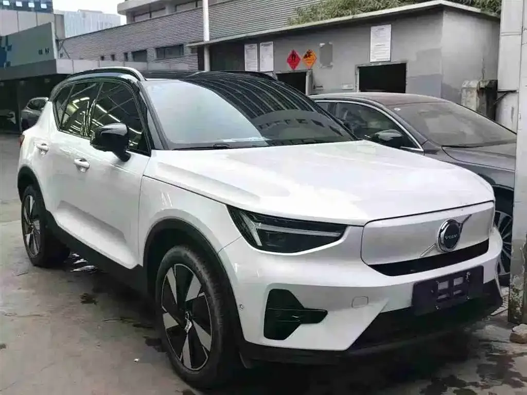 Volvo XC40 NEV — фото 6