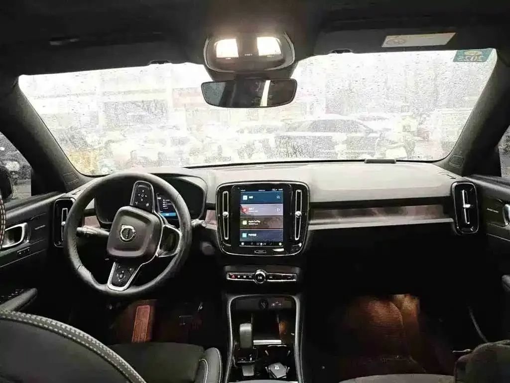 Volvo XC40 NEV — фото 8