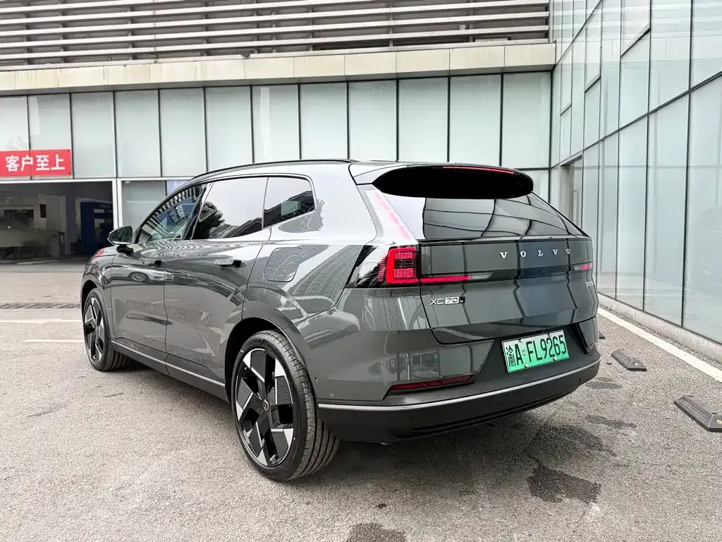 Volvo XC70 Plug-in Hybrid — фото 3