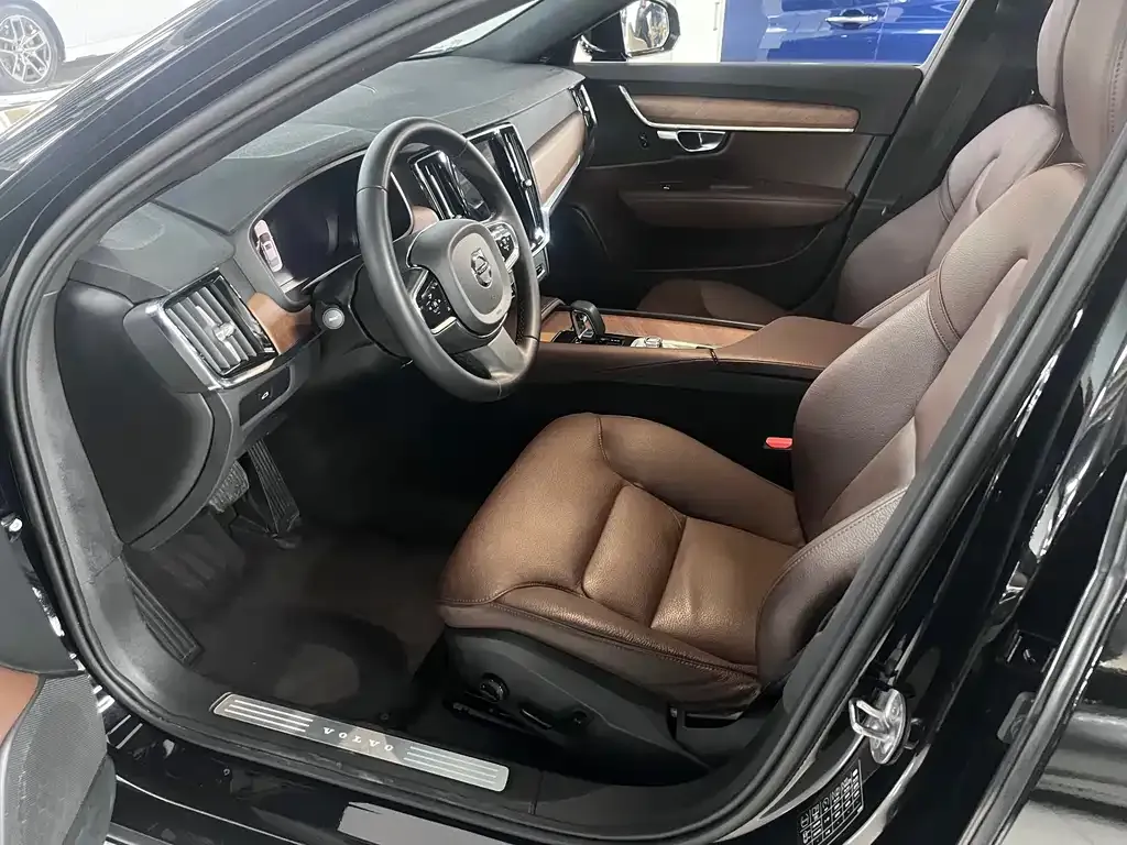 Volvo S90 2023 из CN, фото 10