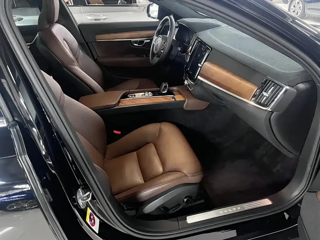 Volvo S90 2023 из CN, фото 3