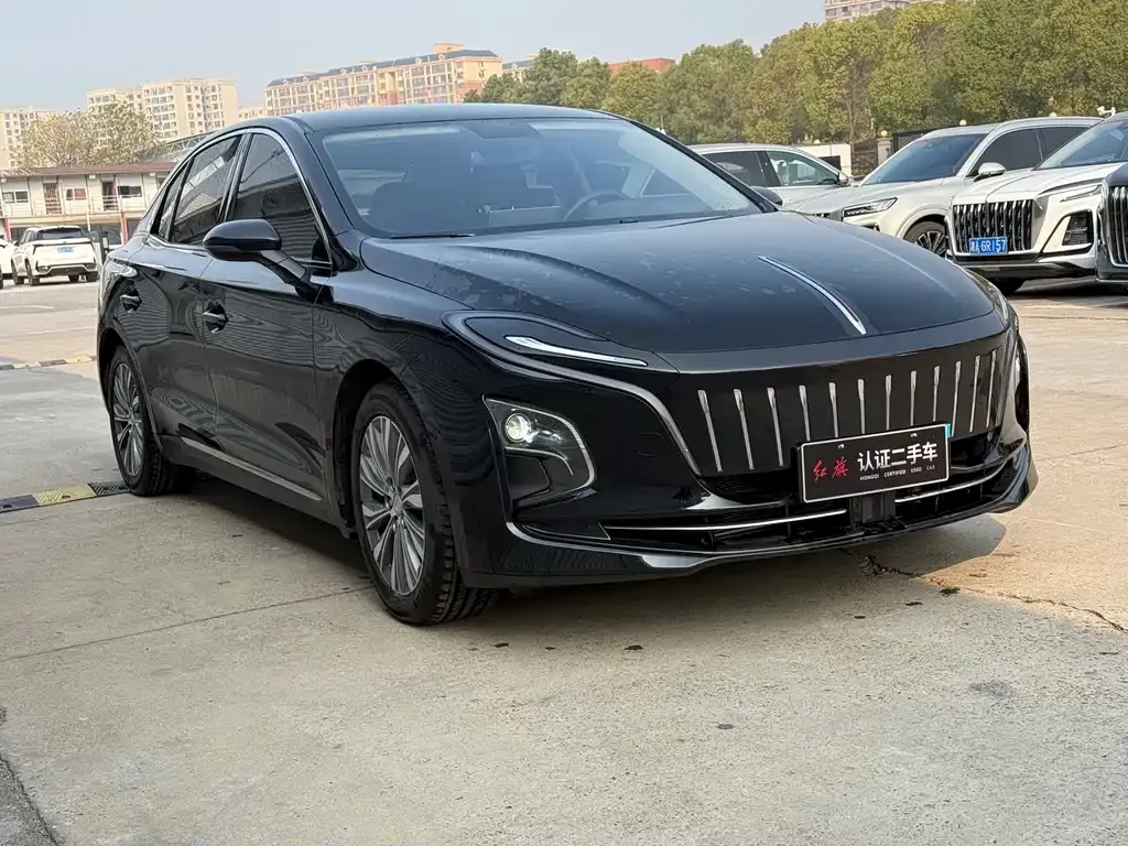 Hongqi E-QM5 2024 из CN, фото 3