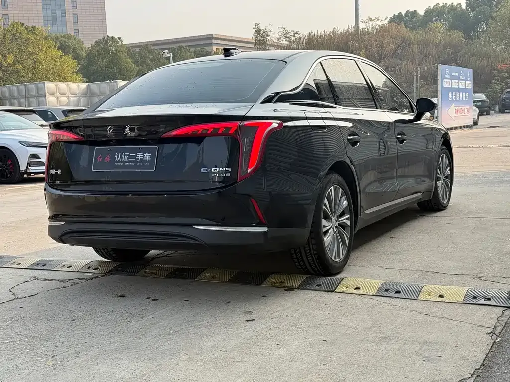 Hongqi E-QM5 2024 из CN, фото 4