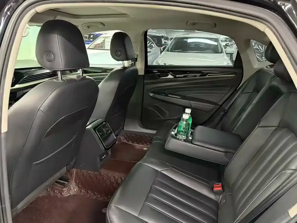 Volkswagen Passat 2021 из CN, фото 3