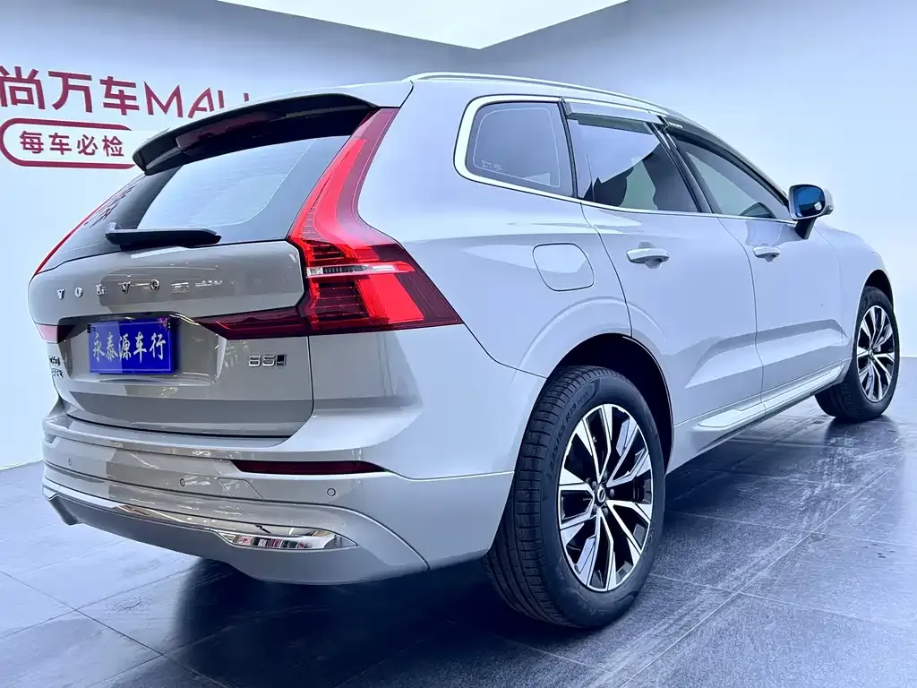 Volvo XC60 — фото 6