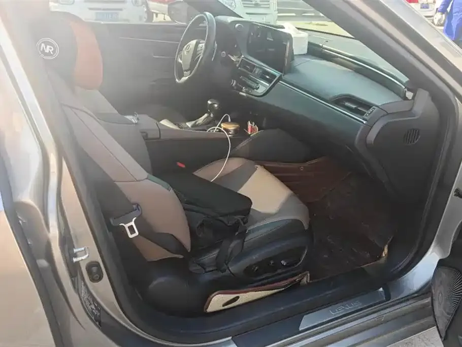 Lexus ES 2023 из CN, фото 2