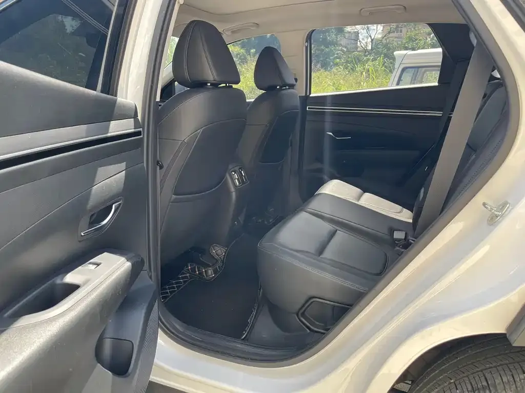 Hyundai Tucson 2022 из CN, фото 8