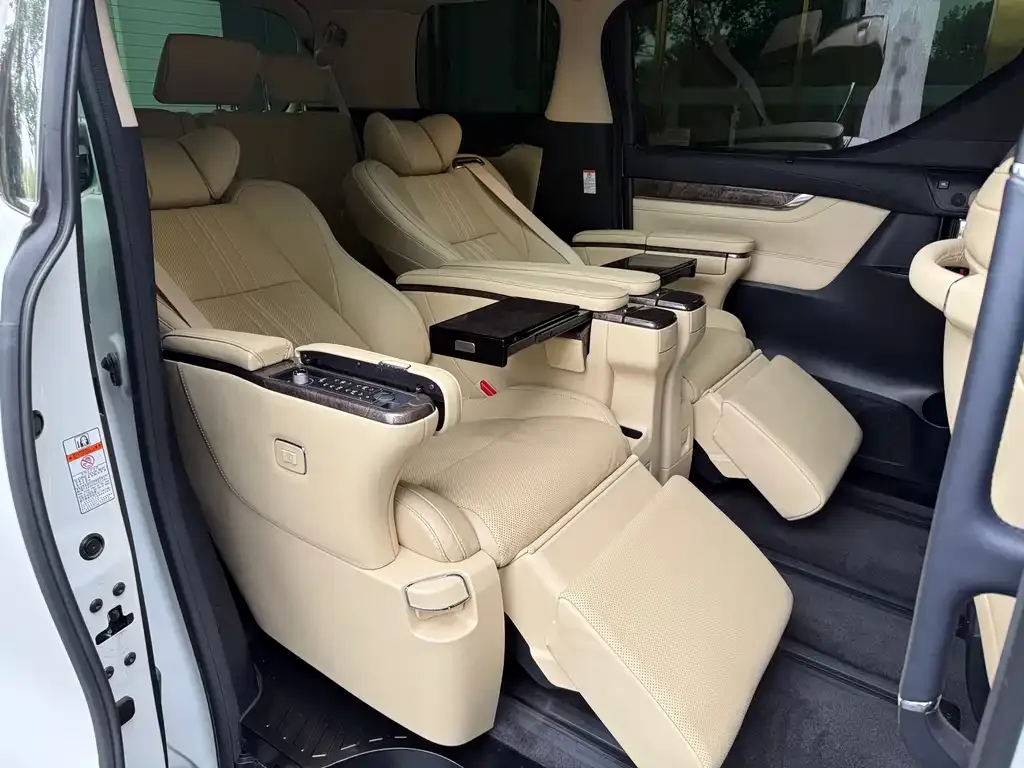 Toyota Alphard 2022 из CN, фото 5