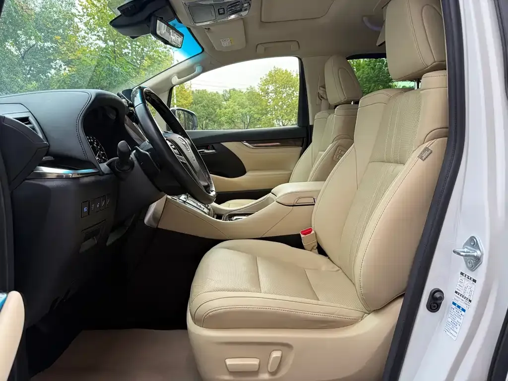 Toyota Alphard 2022 из CN, фото 8