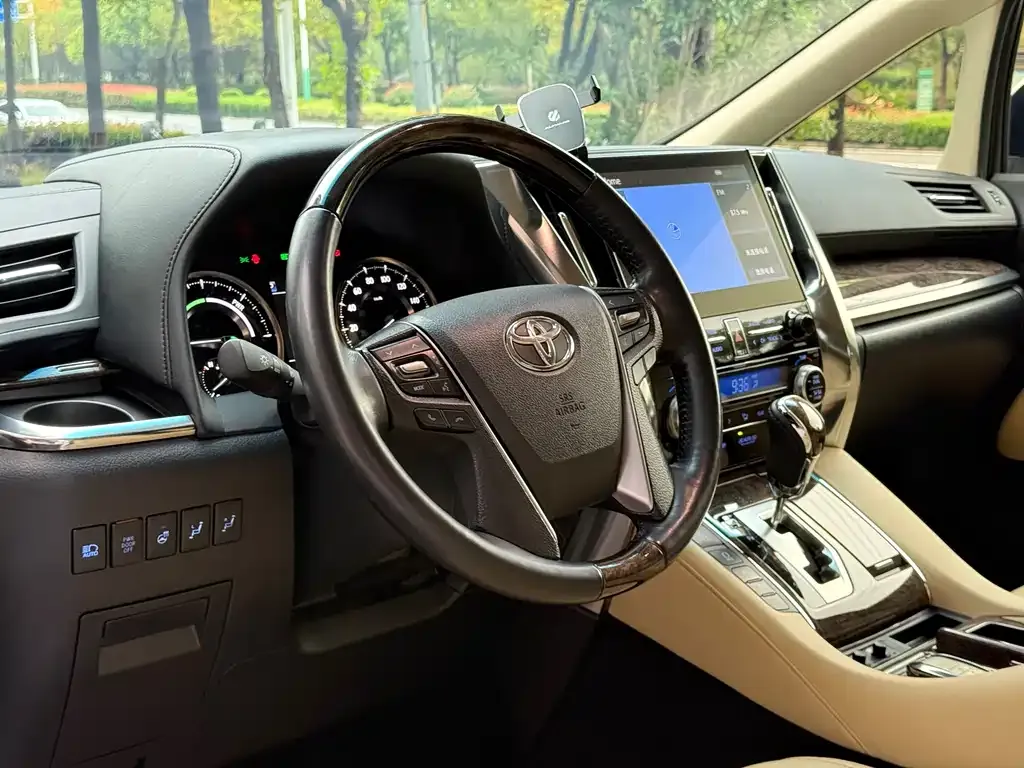 Toyota Alphard 2022 из CN, фото 3