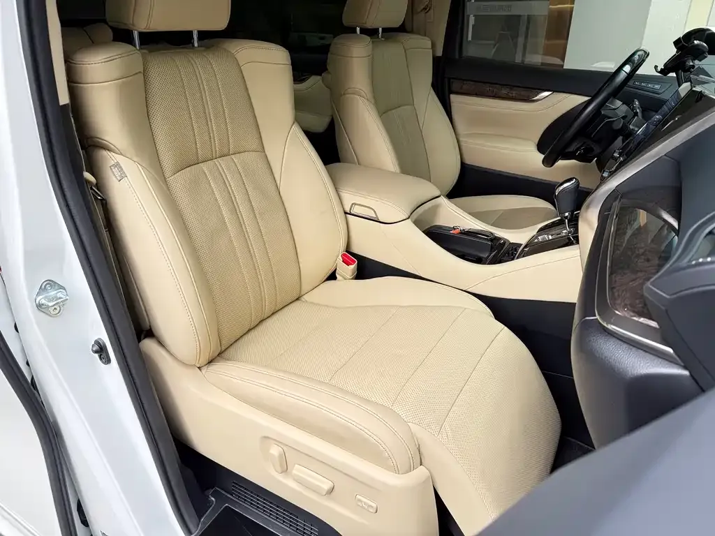 Toyota Alphard 2022 из CN, фото 7