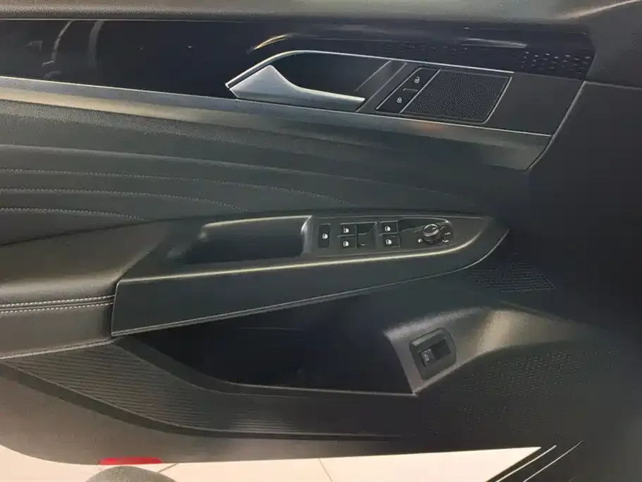 Volkswagen Passat 2022 из CN, фото 10