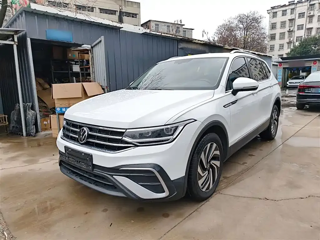 Volkswagen Tiguan L 2023 из CN, фото 1