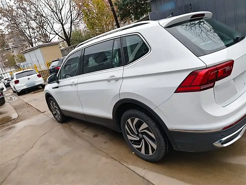 Volkswagen Tiguan L 2023 из CN, фото 5