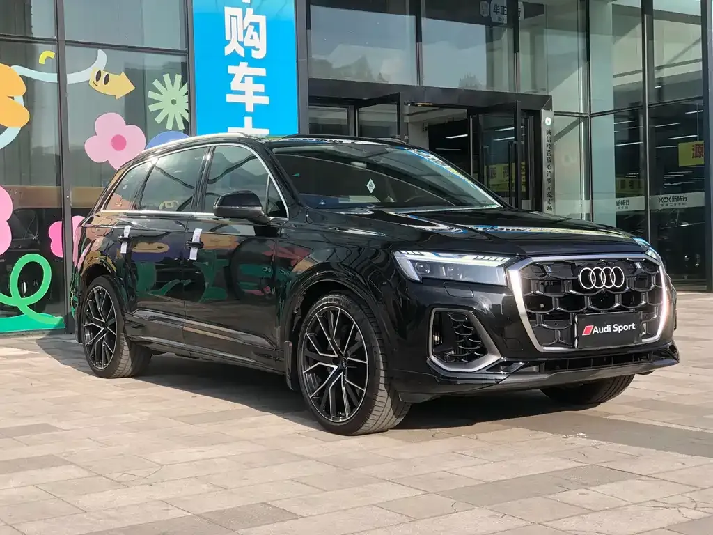 Audi Q7 2025 из CN, фото 2
