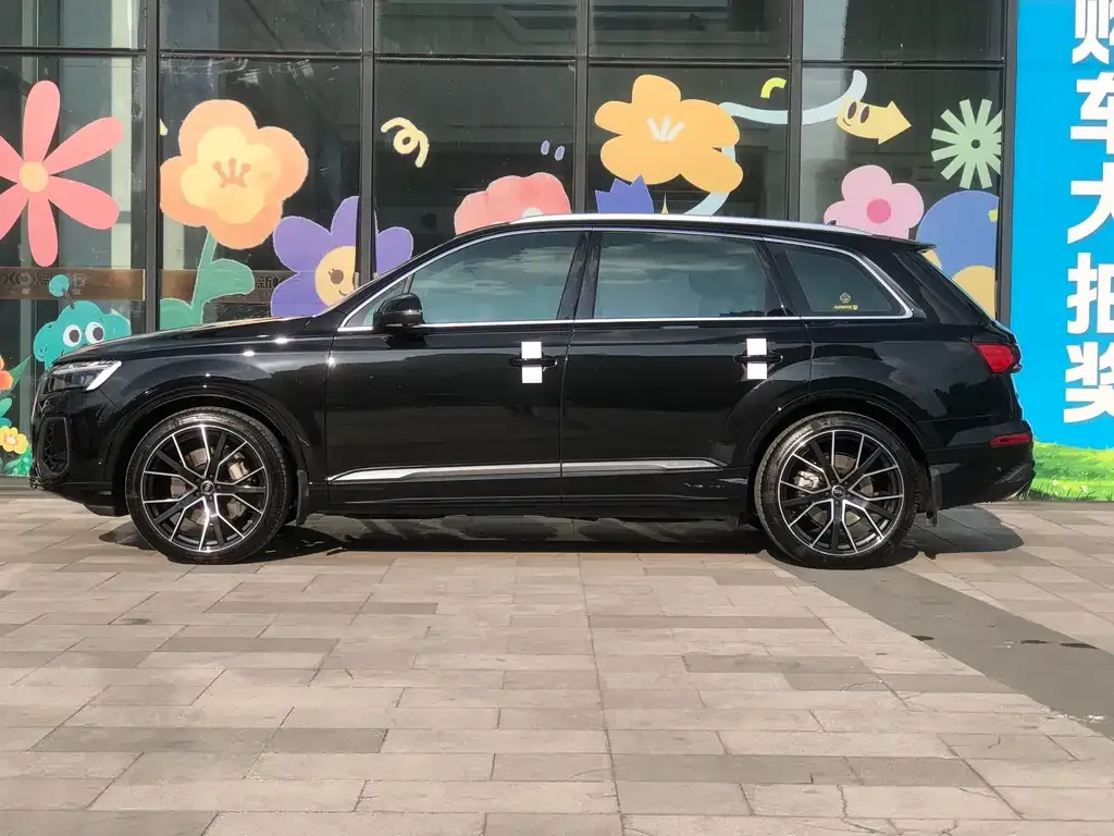 Audi Q7 2025 из CN, фото 4