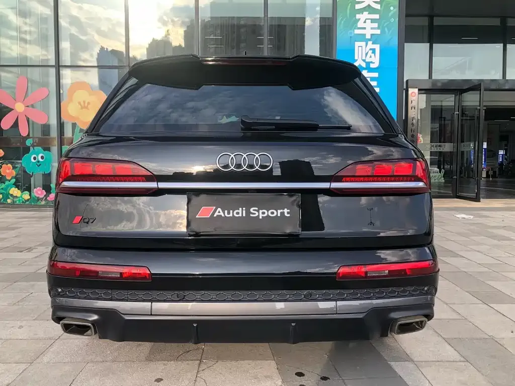 Audi Q7 2025 из CN, фото 5