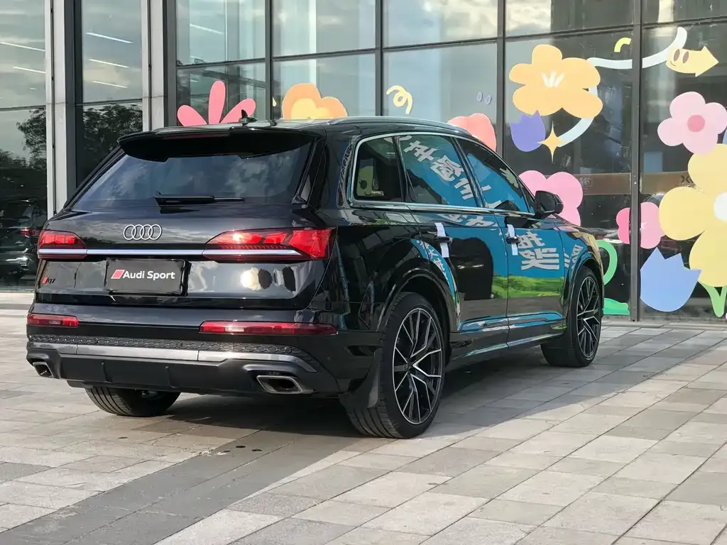 Audi Q7 2025 из CN, фото 10