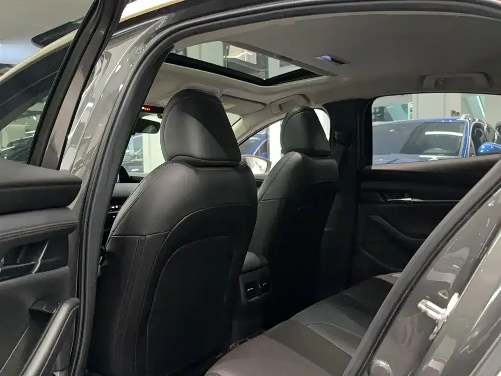 Mazda 3 Axela 2021 из CN, фото 5