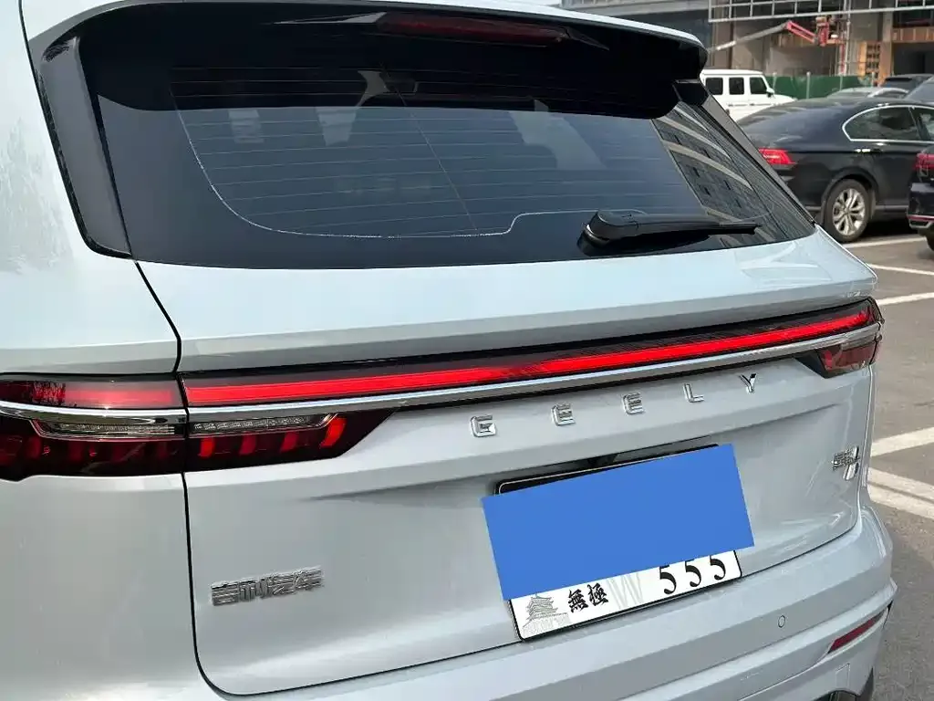 Geely Xingyue L — фото 9