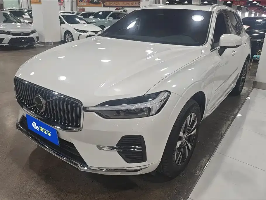 Volvo XC60 — фото 1