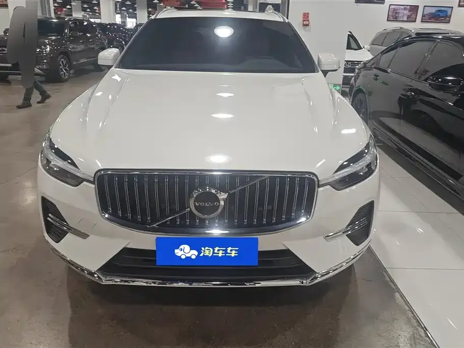 Volvo XC60 — фото 10