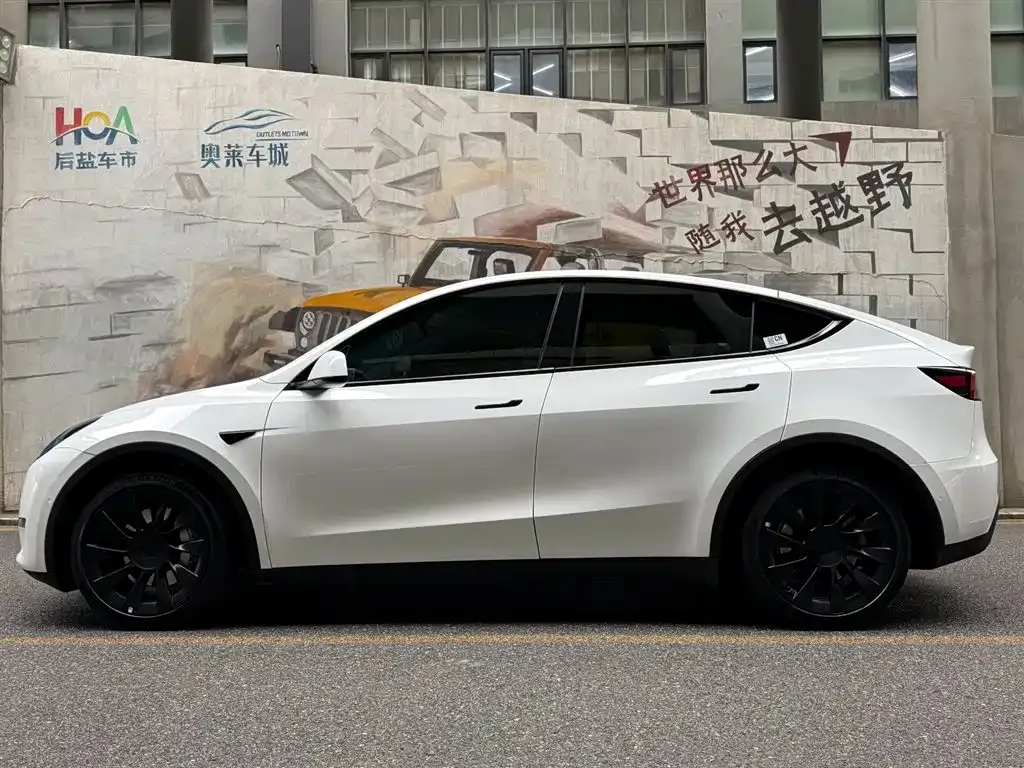 Tesla Model Y — фото 7
