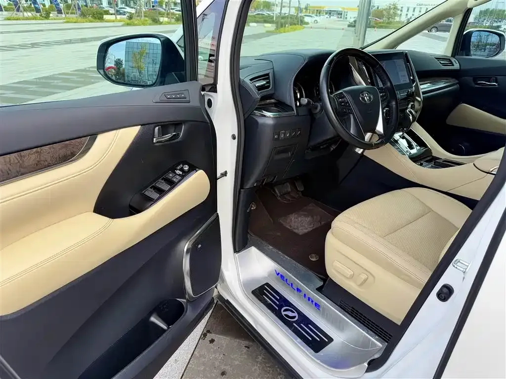 Toyota Vellfire 2023 из CN, фото 7